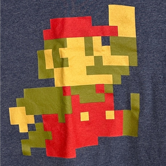 Super Mario tee shirt, size large, cotton/poly blend - Picture 4 of 5